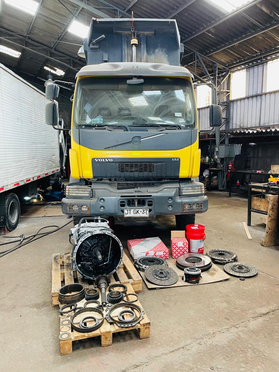 Reparación Correctiva de Caja I‑Shift Volvo VM 330 en Santiago