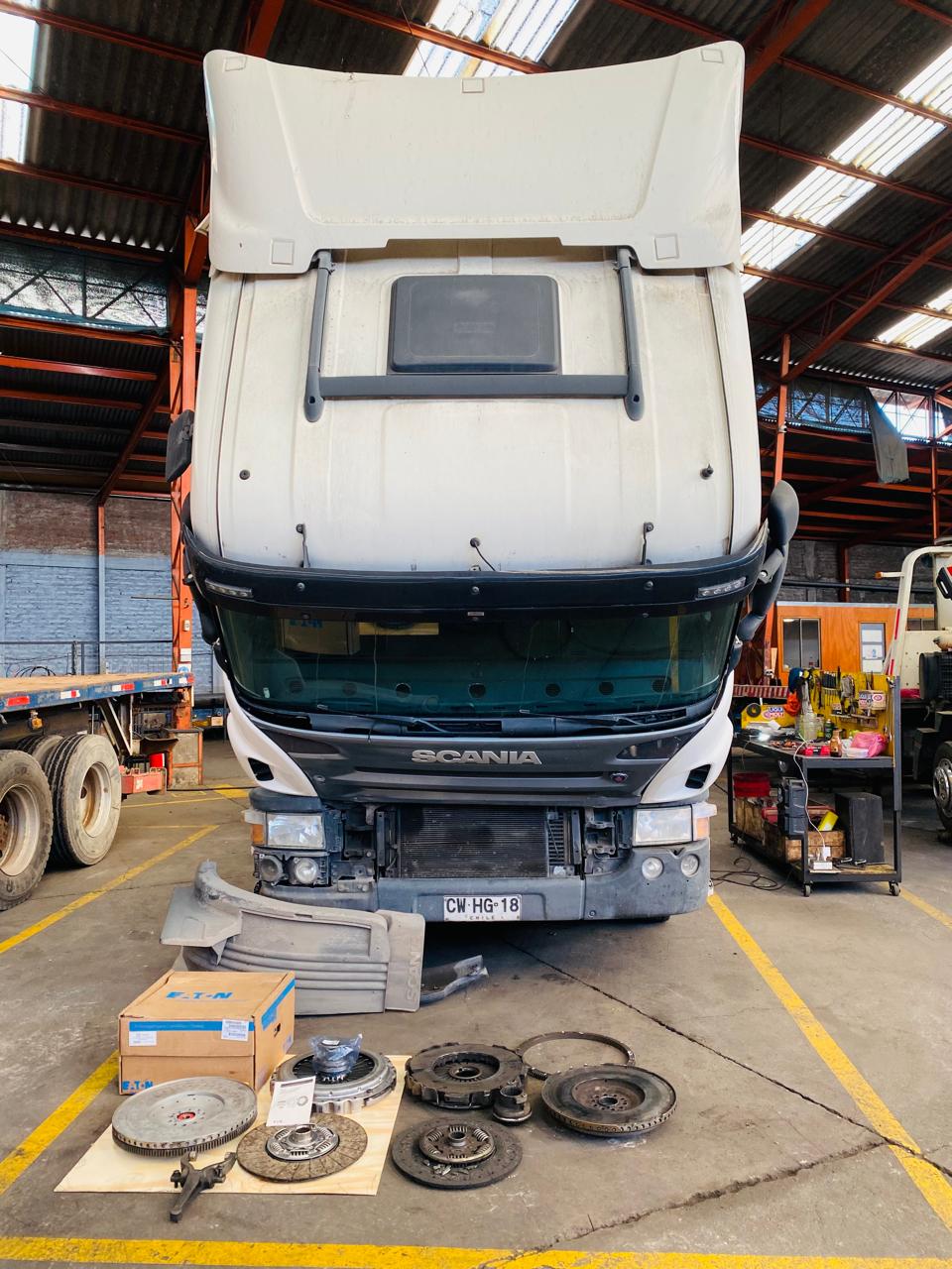 Reparación correctiva de embrague Scania P330 con kit Eaton 430 mm Heavy Duty
