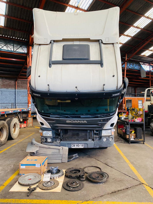 Reparación correctiva de embrague Scania P330 con kit Eaton 430 mm Heavy Duty
