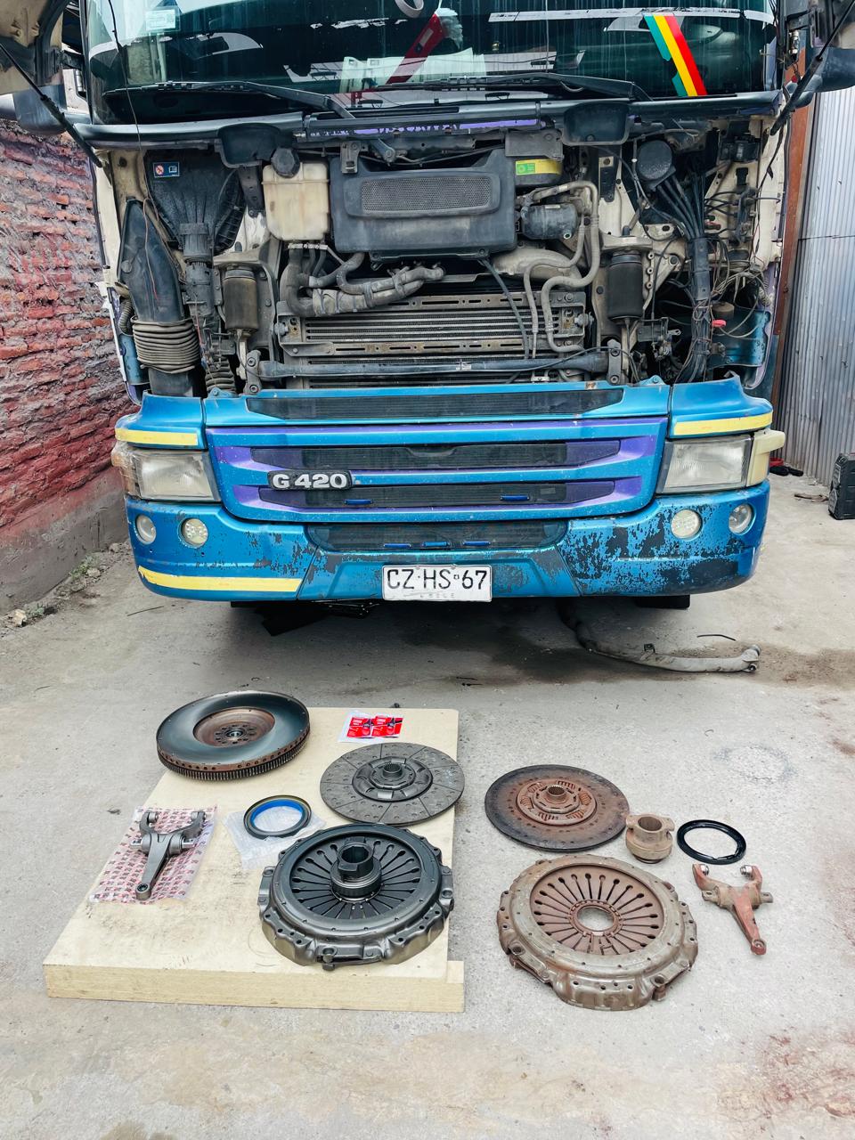 Reparación correctiva de embrague Scania G420 con kit RemanFull 430 mm reforzado