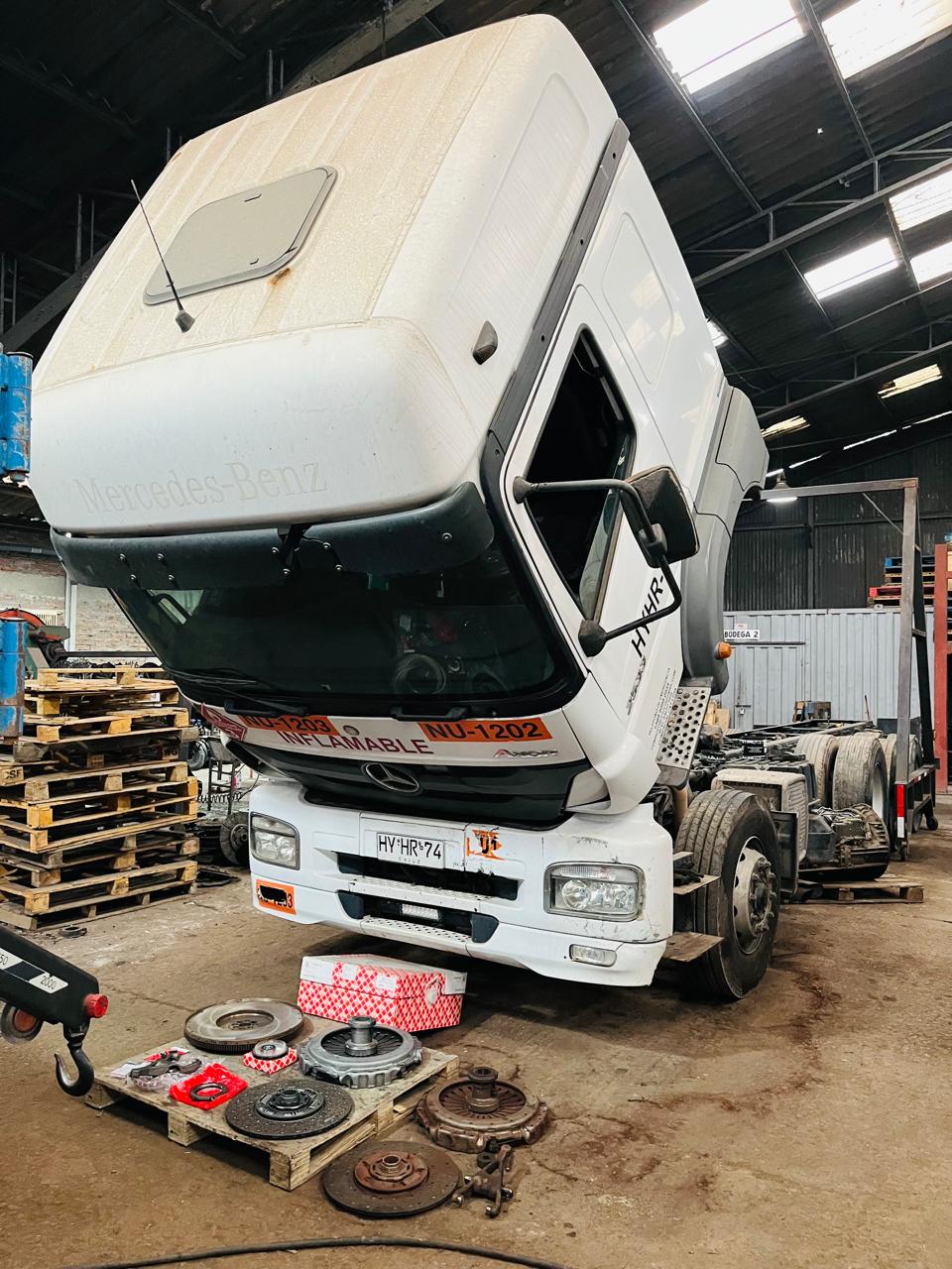 Reparación Correctiva de Embrague Mercedes-Benz Axor 2533 en Santiago
