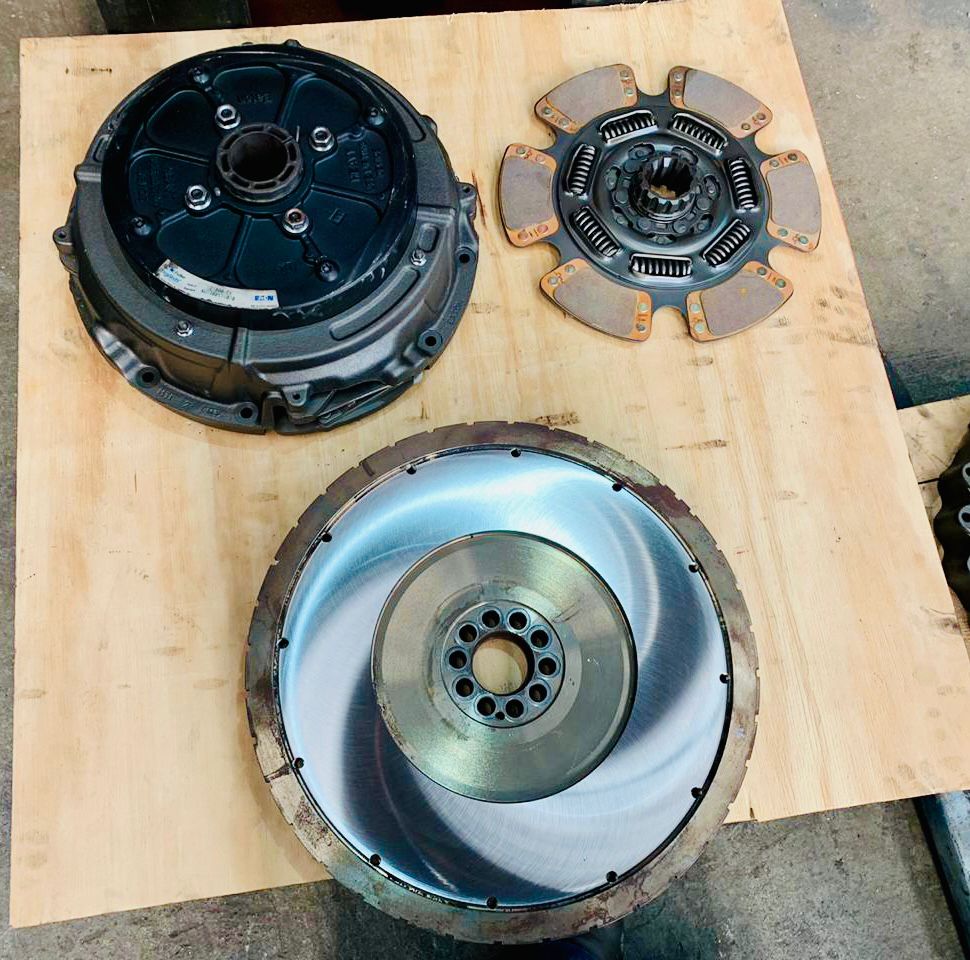 Reparación de Embrague Eaton UltraShift DM 121000-EX – Importadora Santiago
